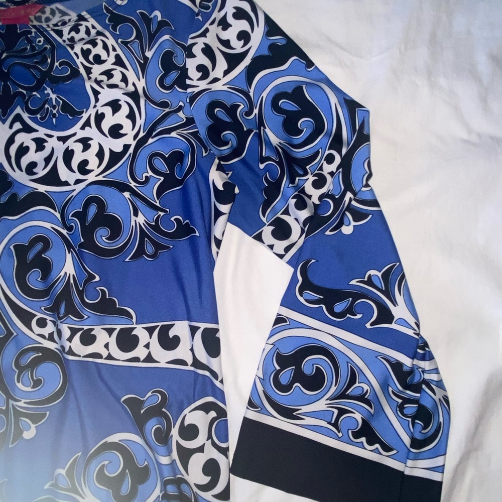 Sunny Leigh Blue and White Graphic Long Sleeve Tunic - Picture 4 of 7